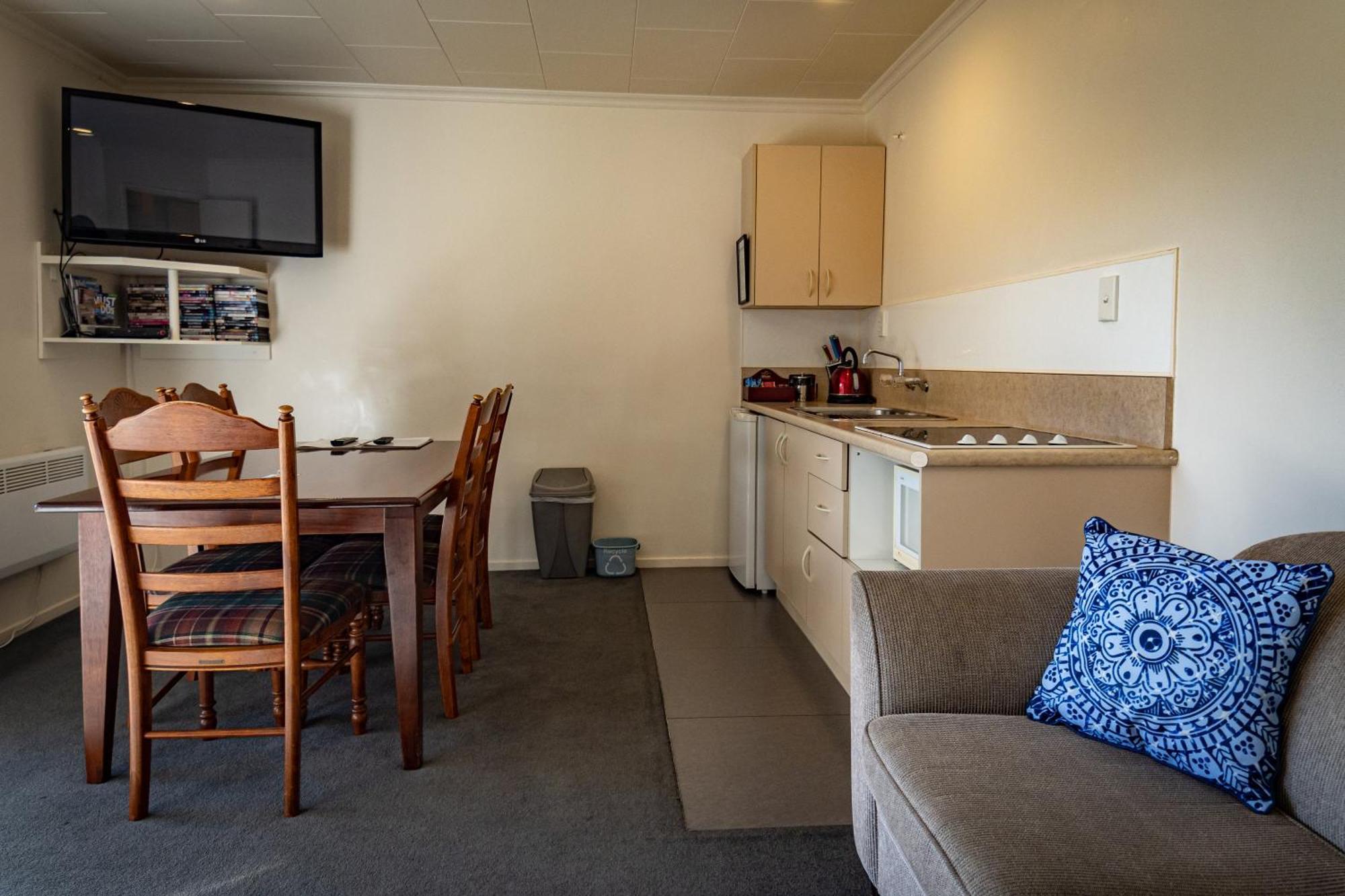 Amber Court Motel Te Anau Exterior foto